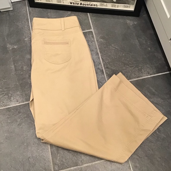 NY & CO Wide Leg Flare Stretch Cotton Tan Khaki Pant SZ 18P - Picture 13 of 14